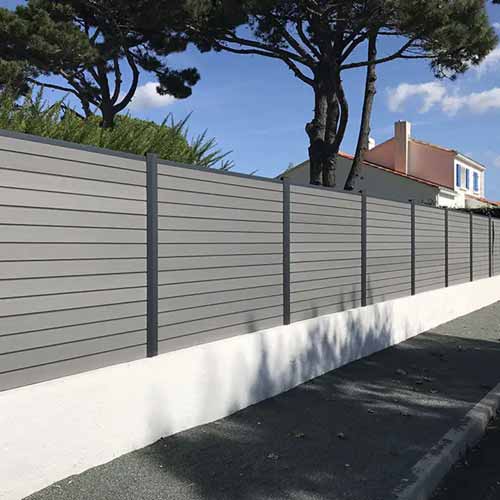 Waterproof Outdoor Privacy Screen WPC Fence Nature Type Wood Plastic Composite Panel for Farm Fencing House Decorative