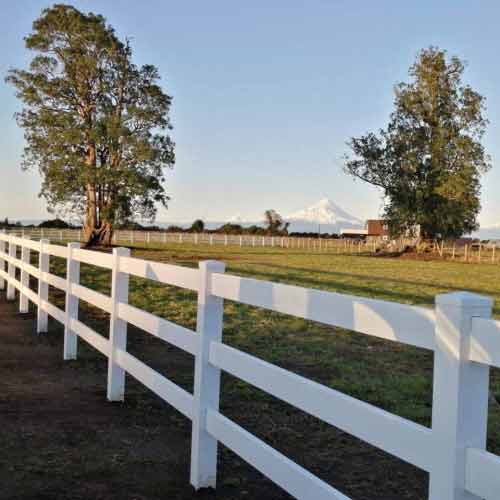 Why Split Rail Fence Panels Are Preferred for Rustic Landscapes